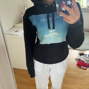 The cool elephant hoodie - Hoodie ”clouds” storlek xs💙