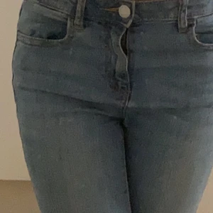 Low/mid Rise bootcut jeans från Cubus  - Säljer dessa jätte fina bootcut jeansen tidigare köpt på Cubus, säljer eftersom dom inte kommer till användning, använda 1-2 gånger! Och är som nyskick! Kontakta mig vid intresse, köparen står för frakten <3333