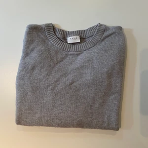 Stickad tröja - Grå stickad tröja från vila i storlek S.💕 frakten 57kr.