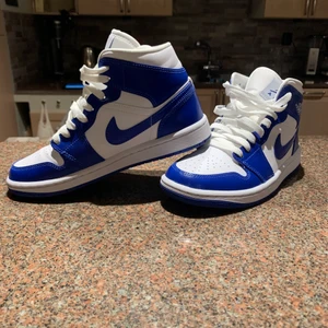 Jordan 1 Kentucky blue  - Nya Jordan, endast använd 1 gång. 