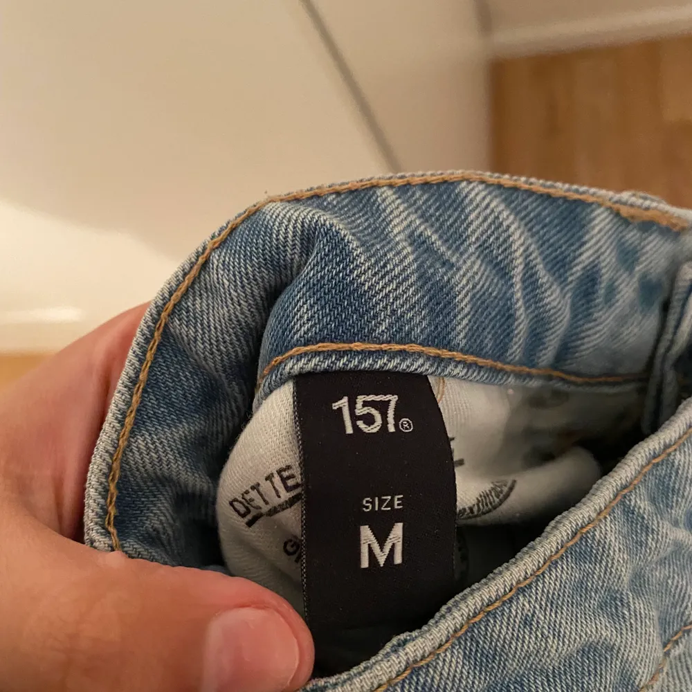 Helt nya oanvända baggy jeans från lager 157. Säljer för 200-250kr. Passar även för dom som har storlek S. Jeans & Byxor.