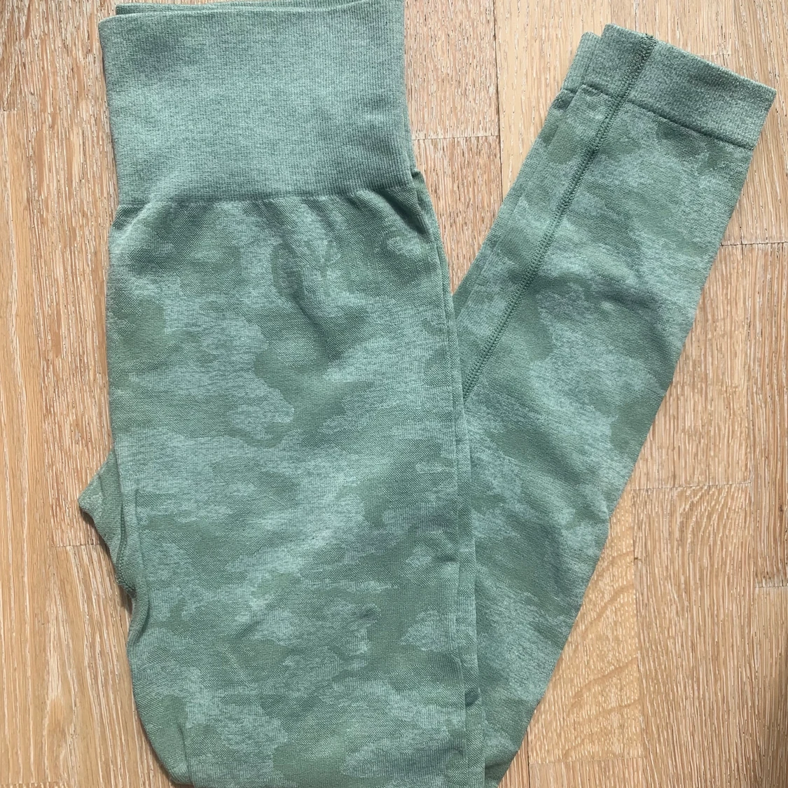 Gröna camo gymshark byxor