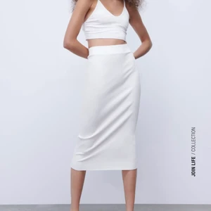 Kjol  - Från zara, aldrig använd💗 Kan skicka men då står köpare för frakt:)