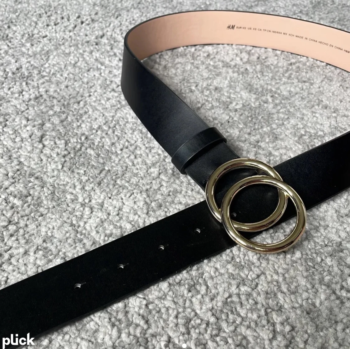 Skärp med guld detalj🖤 - 91