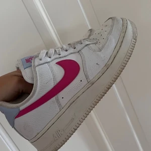 Skor - Använt skick, ska tvättas! 