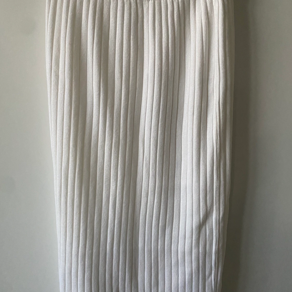 Vit stickad långkjol  - 90