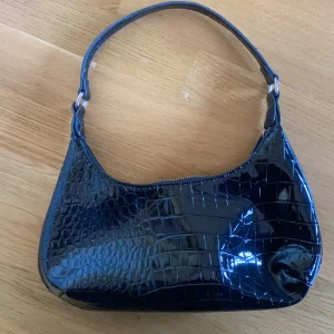 Medium - En jätte fin svart väska, andvänd ett fåtal gånger 