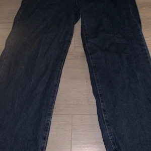 Jeans - ett par fina jeans från Shein i strl S. Riktigt skönt material och passar längden 157 till 163 cm