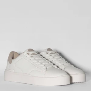 NYA : Bershka sneakers - Nya och oanvända. Storlek 41