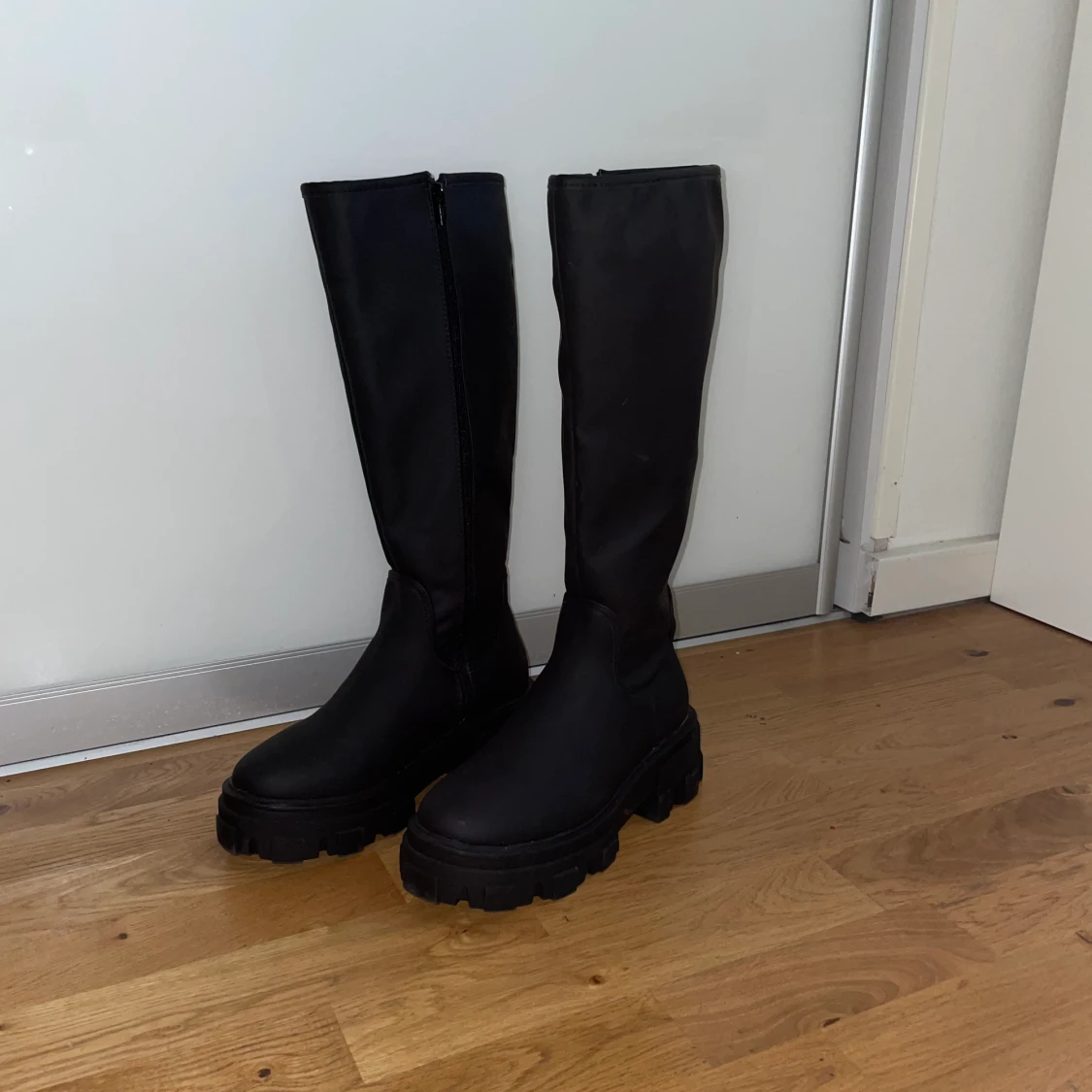 ASOS - Chunky boots   - 90