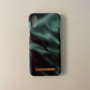 iPhone xs skal  - Supersnyggt skal ifrån Ideal Of Sweden för iPhone xs! Inga tydliga defekter🫶🏼