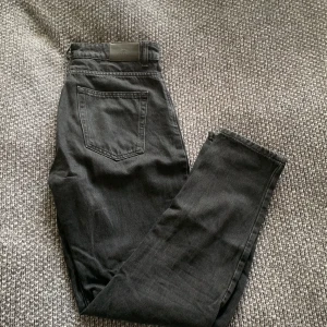 Nelly Jeans - Svarta Nelly jeans, skriv för fler bilder