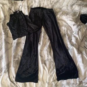 Sätt  - Ett sätt, det är ett linne och ett par långa byxor