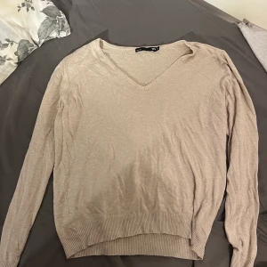 Beige tröja - Beige tröja från lager 157 i storlek Xl, använt 1 gång.💞