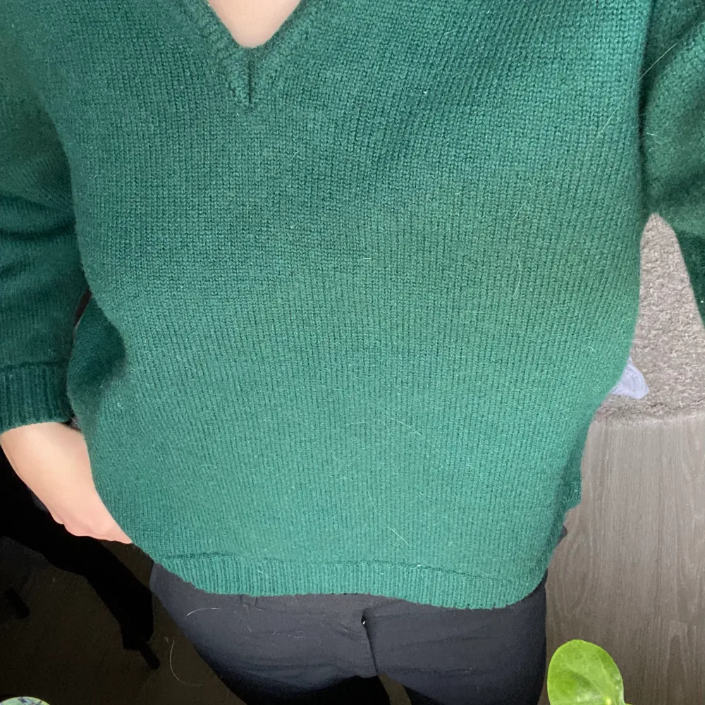 Stickad tröja som jag har köpt second hand ❤️ Står ingen storlek men passar mig som brukar ha S! . Stickat.