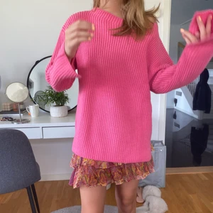 Rosa stickad  - Säljer denna oanvända stickade tröjan från zara!! 