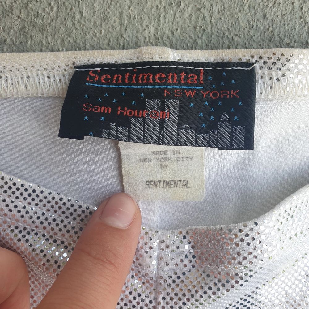 Super gorgeous fit, silver sparkly flare pants. Made in New York City. Small wear on the sparkly design in some areas but it doesn't take away from the gorgeous y2k energy. Matching top sold in separate listing!. Jeans & Byxor.