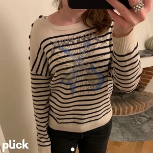 Säljer denna Zadig voltaire tröja som är knappt andvänd Jätte bra skick! - Jätte snygg zadig tröja som kommer tyvärr inte till andvändning andvänd 2 ggrjätte bra skick lånade bilder!💘