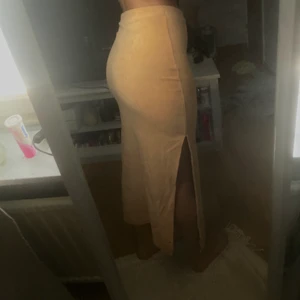 Kjol - Snygg kjol från Hm.  Köparen står för frakt😇