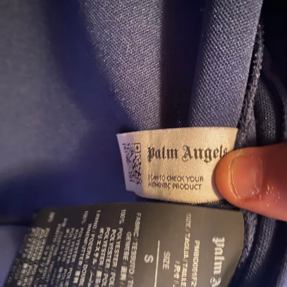 Palm angels tröja (ÄKTA) 5000kr ny jag säljer den för 2000kr Storlek S. Tröjor & Koftor.