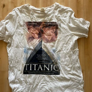 T-shirt med motiv - T-shirt med Titanic motiv 