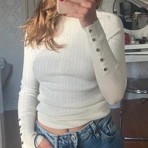 Vit långärmad tröja - Super fin vit långärmad tröja från bikbok💗 stl S. Som ny