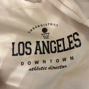 Super skön sweater - Knappt använd storlek XS