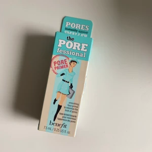 Benefit pore minimiser primer - Benefit pore minimiser primer, fick i födelsedagspresent men använder tyvärr inte, helt oöppnad och oanvänd, frakten är inräknat i priset✨