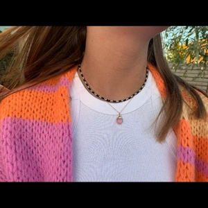 Pärlhalsband  - Egengjorda pärlhalsband. 69kr går att göra i andra färger❤️ 13kr frakg