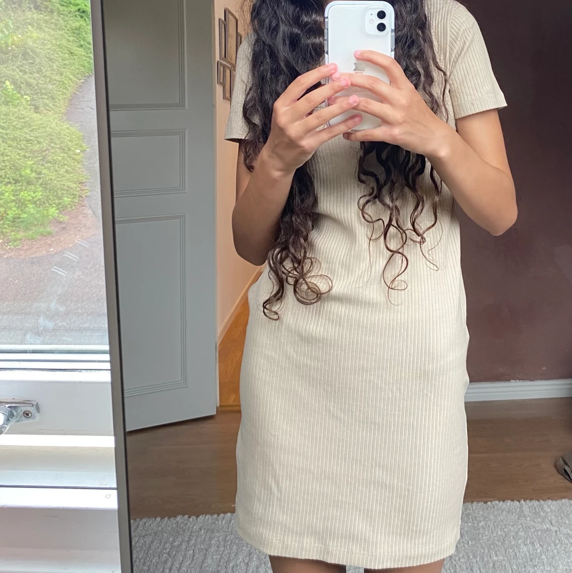 Beige klänning - 90