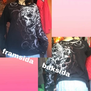 långärmad tröja med skull print‼️ - hej jag köpte den här tröjan för ett tag sen och har använt den ett par gånger, säljer pga att jag behöver pengar🙏 storlek XL jag kan mötas upp i stockholm säljes för för 150kr (priset kan diskuteras) köparen står för frakt