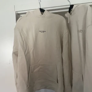 Axel arigato  - Axel arigato Hoodie Knappt använd en 