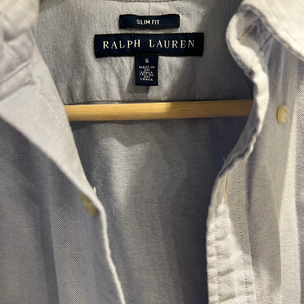 Ralph Lauren Damskjorta storlek 38 Slim Fit. Skjortor.