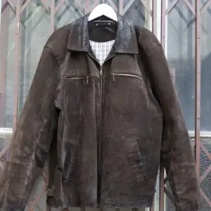 Vintage oversized brun jacka i mocka material, knappt använd