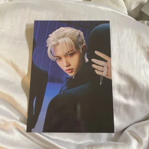 WTS FELIX - Pris: 25kr + frakt Skriv här eller på instagram: @hugforbeomgyu, där kan du också hitta tidigare proofs :)