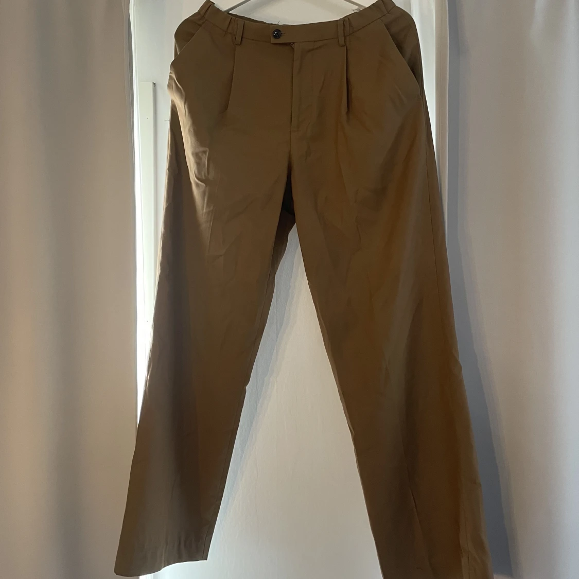 Bruna kostymbyxor från Zara, storlek 36