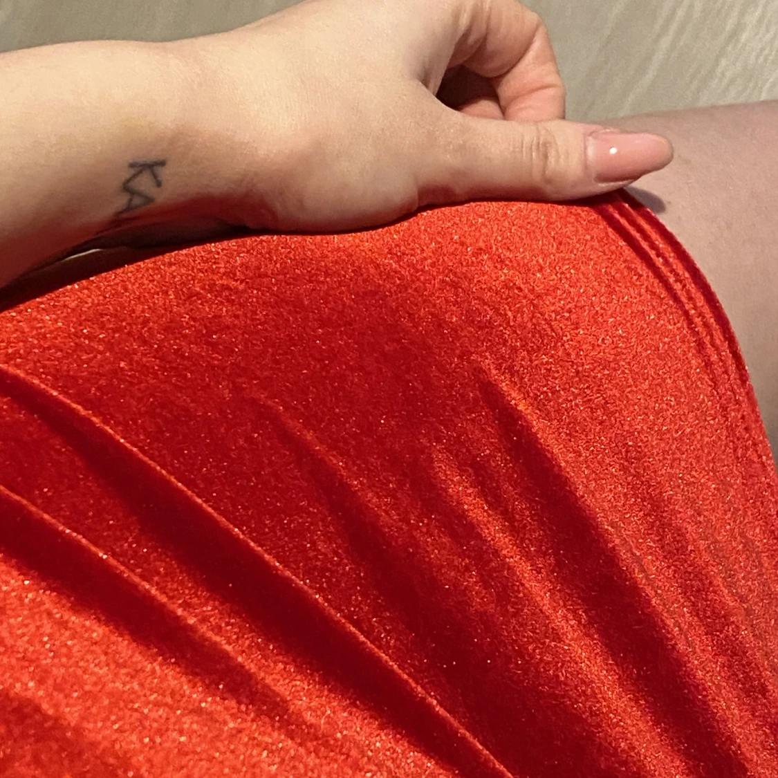 Röd sammetsklänning - 91