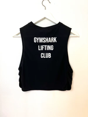 Gymshark tränings linne  - Storlek small