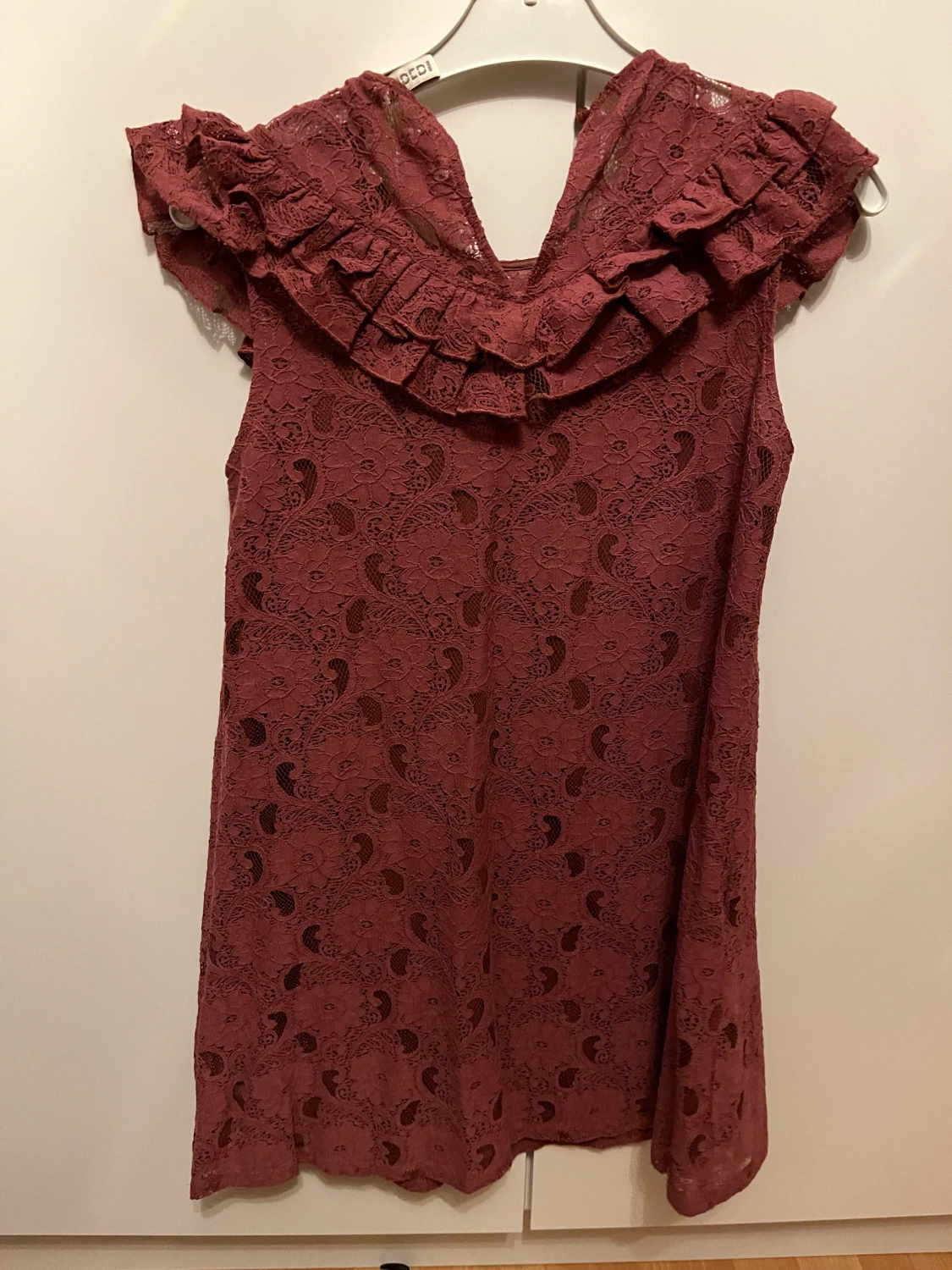 Fin spetsklänning! - 90