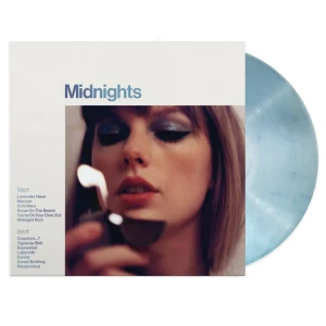 Taylor Swift Vinyler 😇 - Intresse koll på mina Taylor Swift vinyler, (Folklore och Midnights) 🥰 säljer då de inte kommer till användning tyvärr ❤️