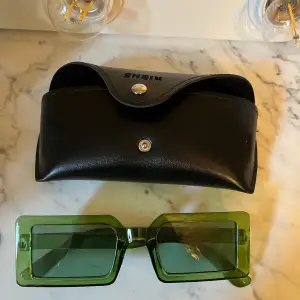 Shein green square framed glasses, good condition 