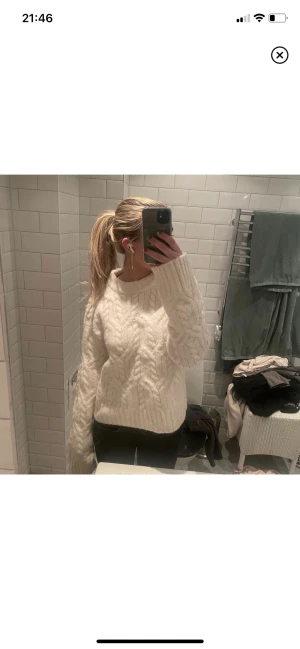 Stickad tröja  - Jättefin stickad tröja från hm💗aldrig använd