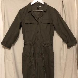 Lång Jumpsuit i typ jeans - Nyskick