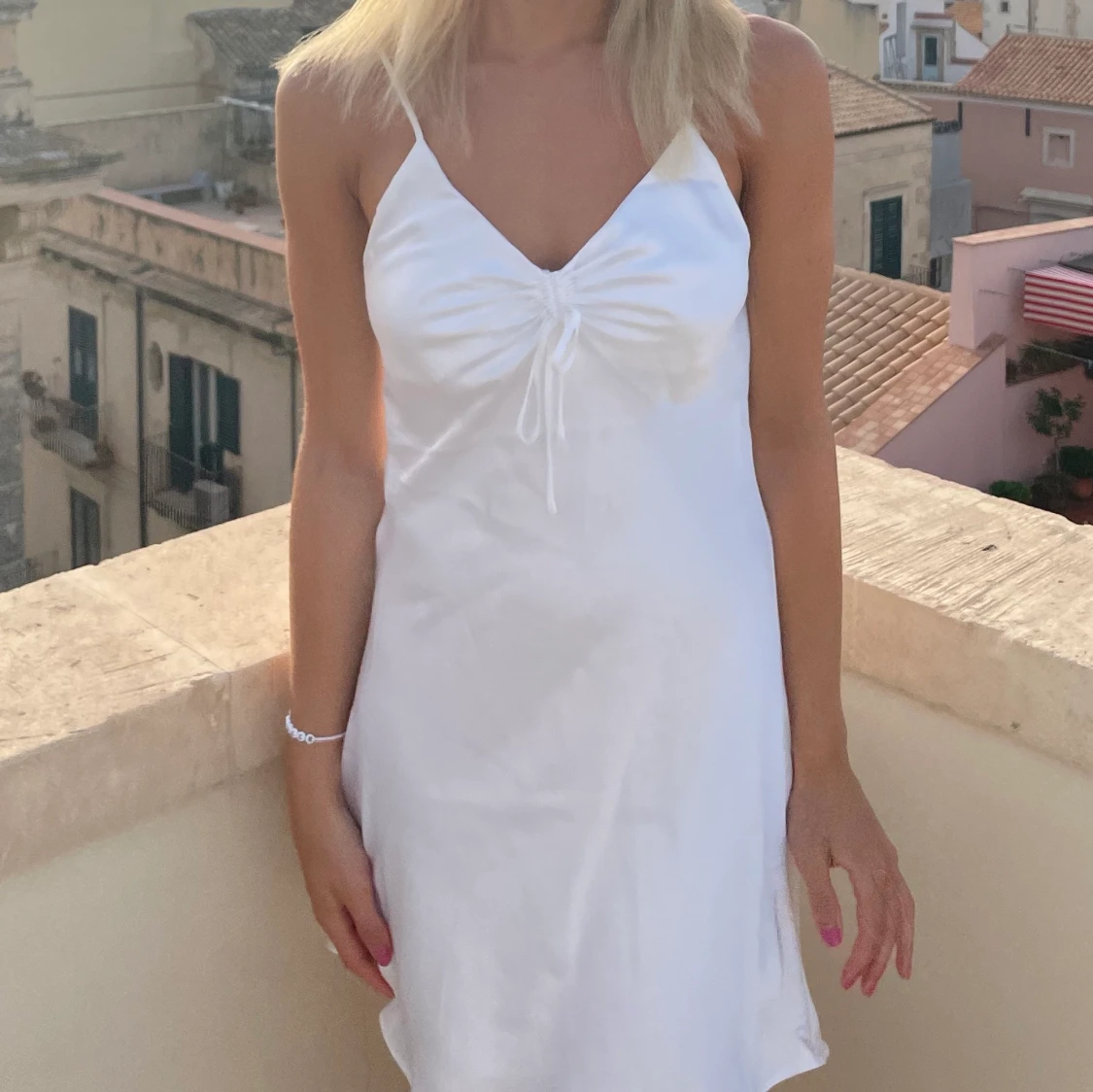 Vit Bikbok Klänning - 90