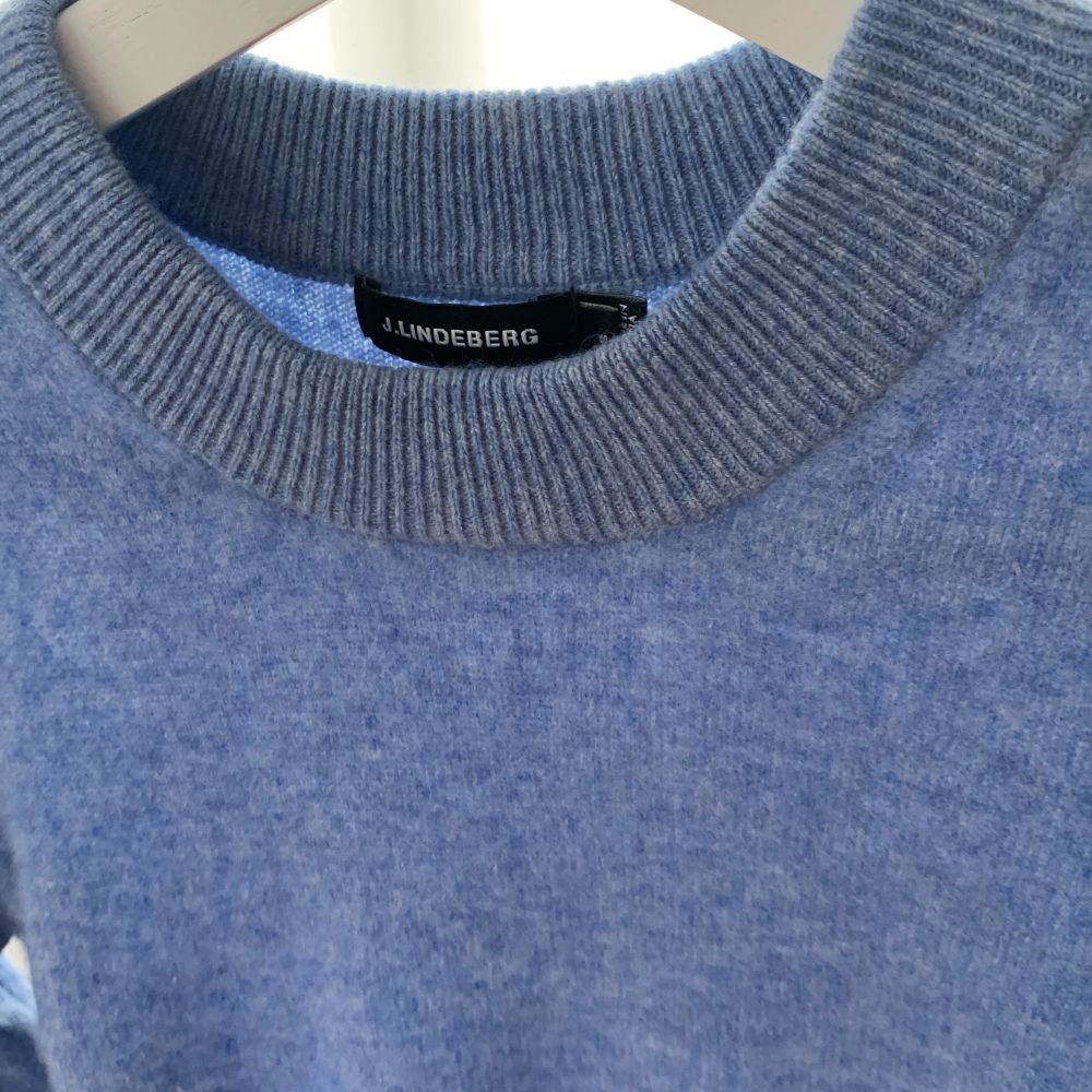 Blå J. Lindeberg Kashmir sweatshirt | Plick Second Hand