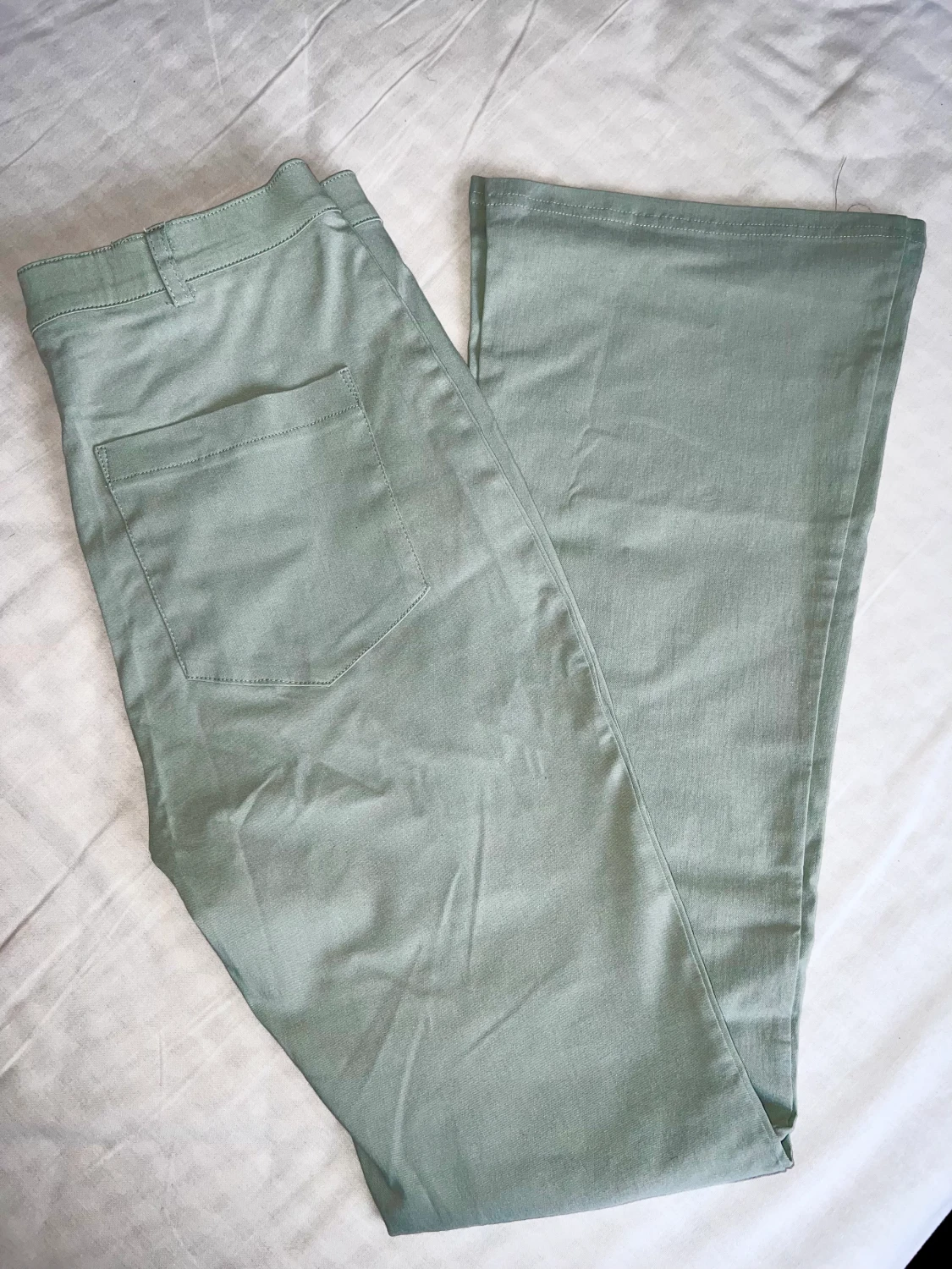 Utsvängda byxor - 90