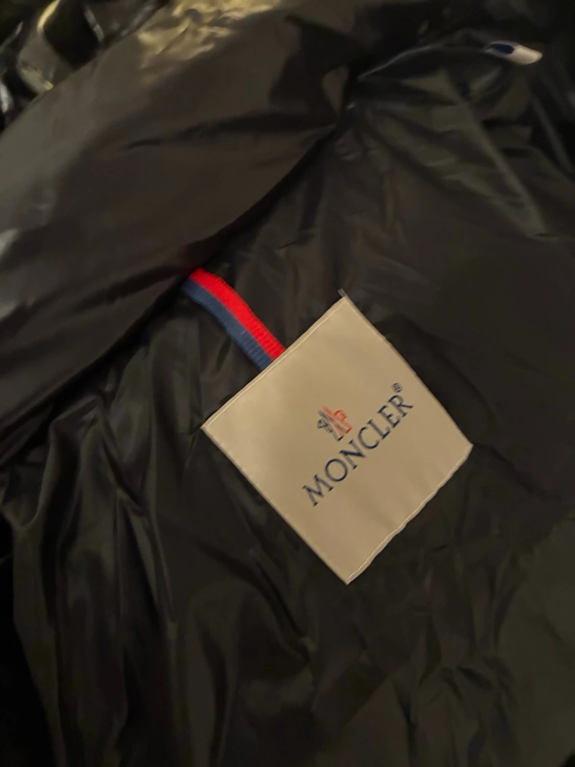 Svart pufferjacka från Moncler - 4