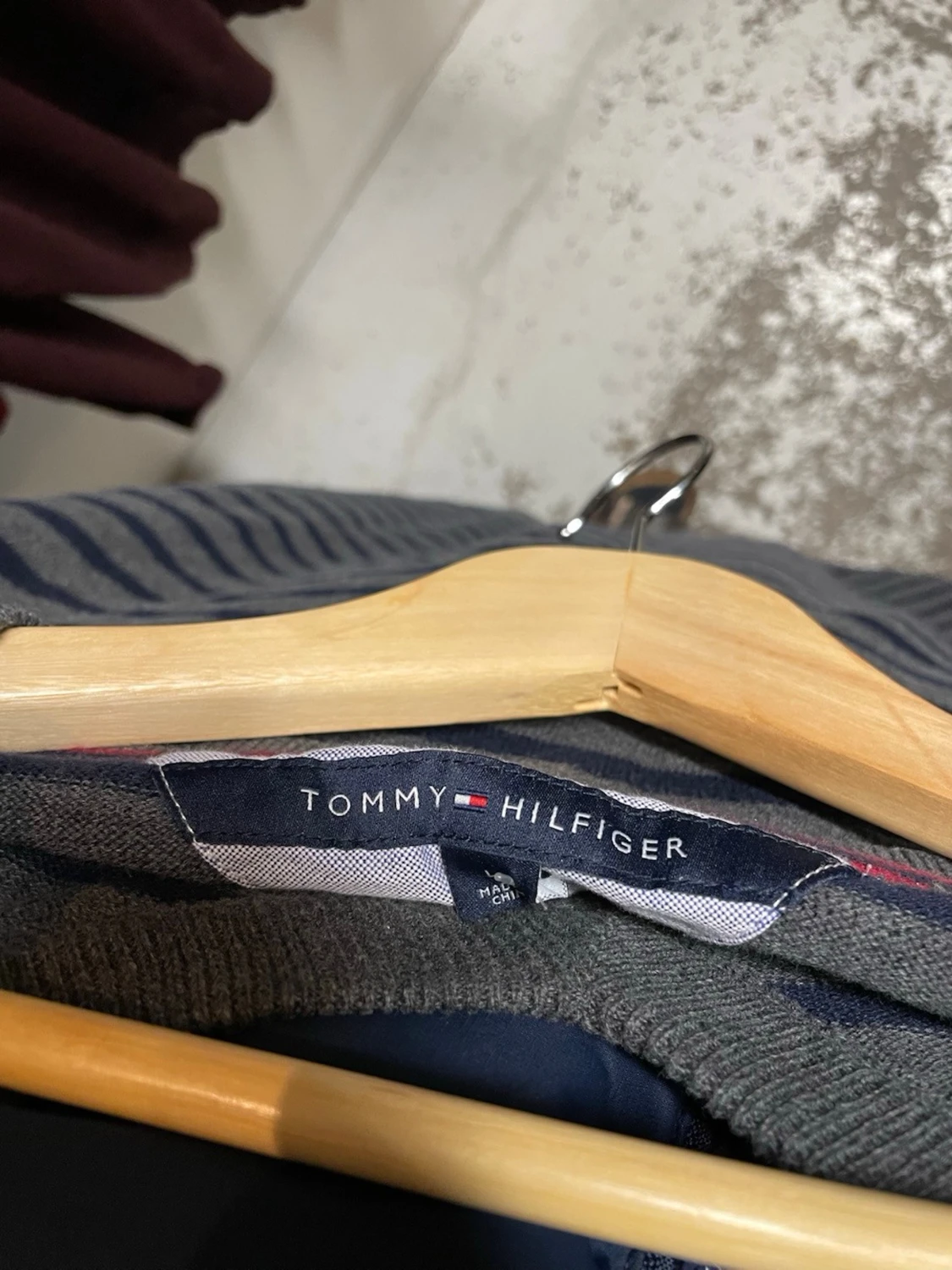 Randig grå tröja från Tommy Hilfiger - 2