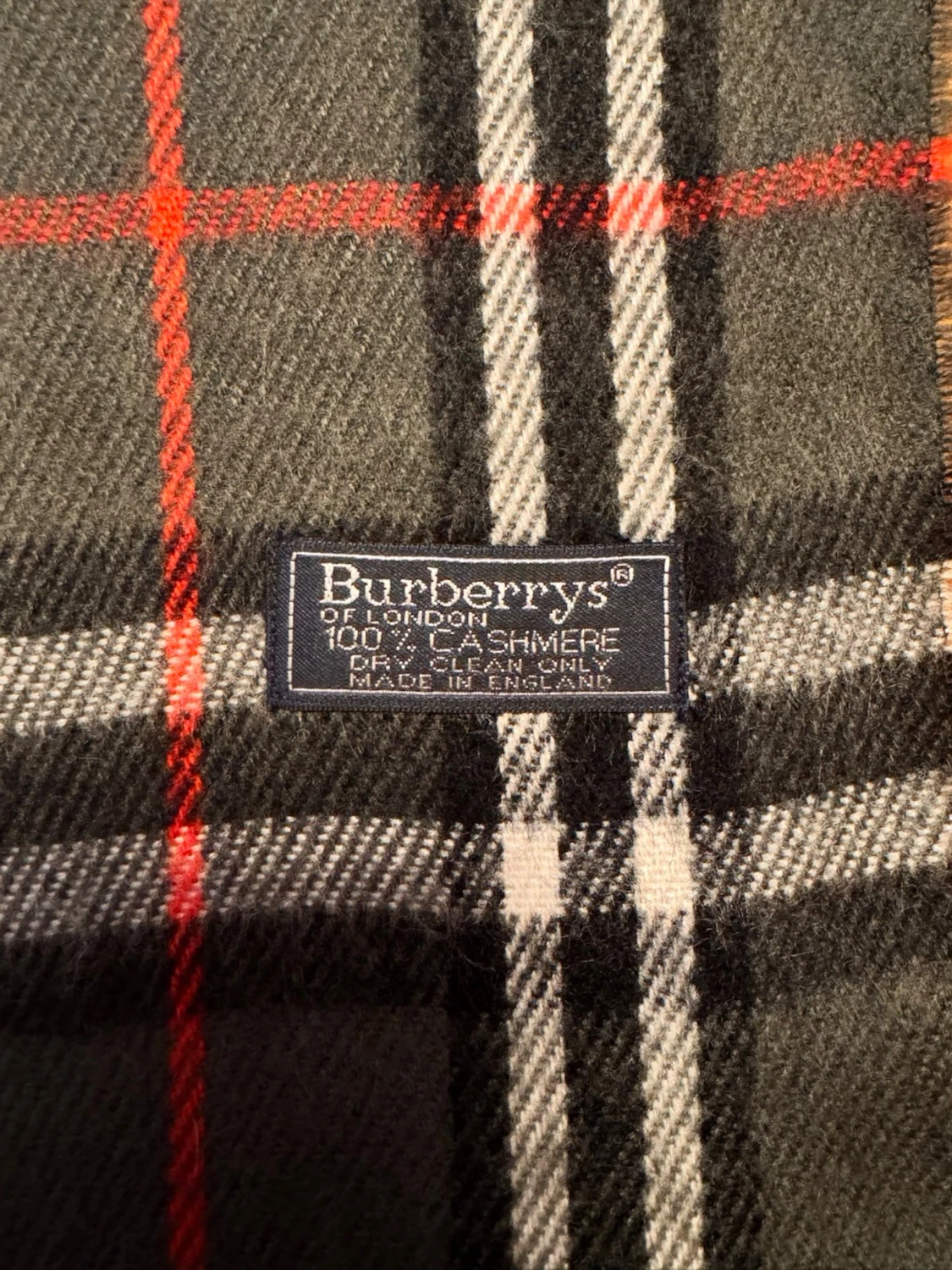Grå Burberry halsduk - 1