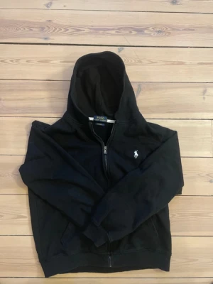 Ralph floren hoddie zip  - Tjena säljer min Ralph floren hoddie med zip (:
